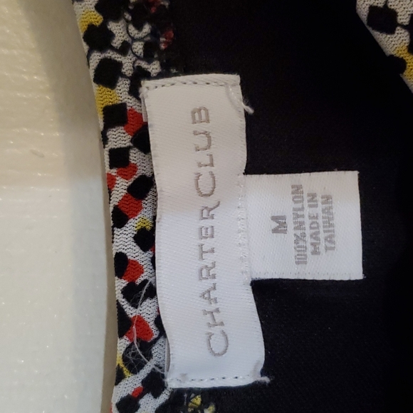 Skirt, black, red, yellow geometric pattern - Picture 4 of 6